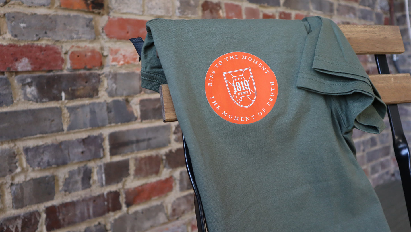 "Put Your Trust in God. Keep Your Powder Dry." Graphic T-Shirt